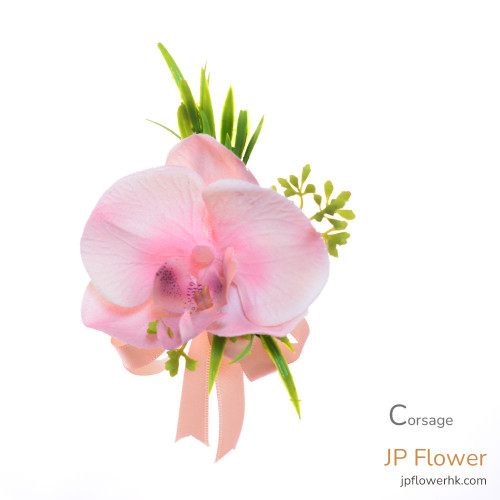 客製化粉色蝴蝶蘭襟花，打造你的獨特風格 