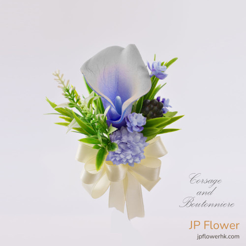 選擇JP花店的襟花與茶花，讓每位學生都能展現自我