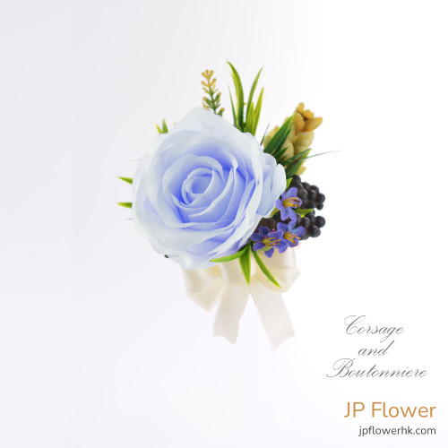 JP花店的小玫瑰襟花，為司儀打造獨特婚禮風格