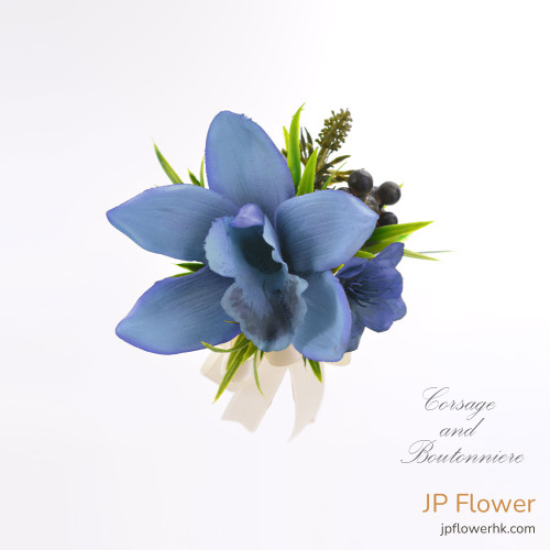 An exquisite set of blue cymbidium corsage and boutonnière, suitable for weddings, banquets, and other events. Customization services available for corsage making.