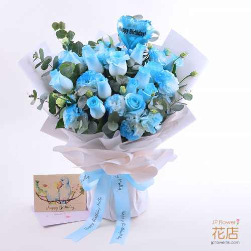 晴空絮語|淡藍玫瑰桔梗花束|花店自選花 一束為生日或週年紀念設計的清新花束,包含18枝淡天藍色玫瑰、桔梗和尤加利葉